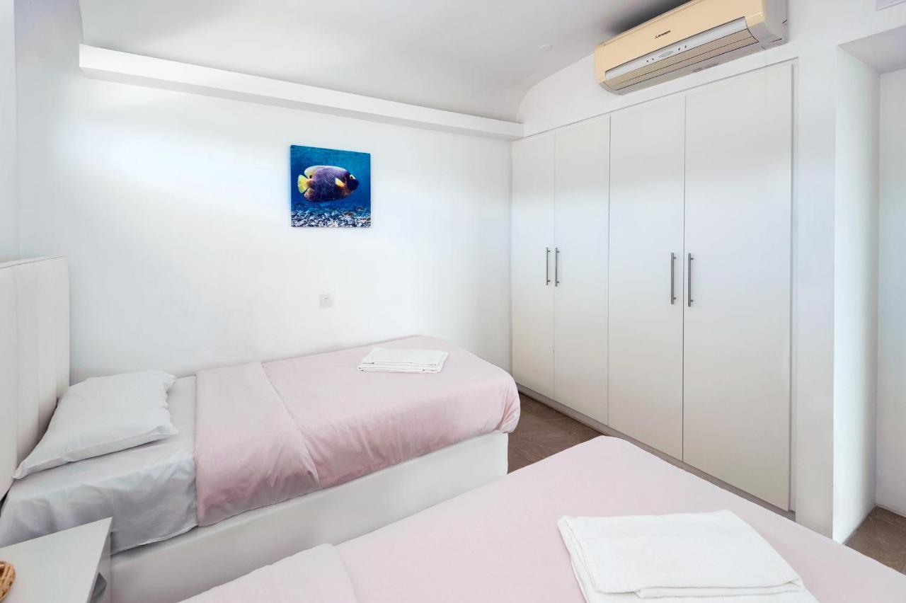 Apartment Marisol - Beachfront Protarász Kültér fotó